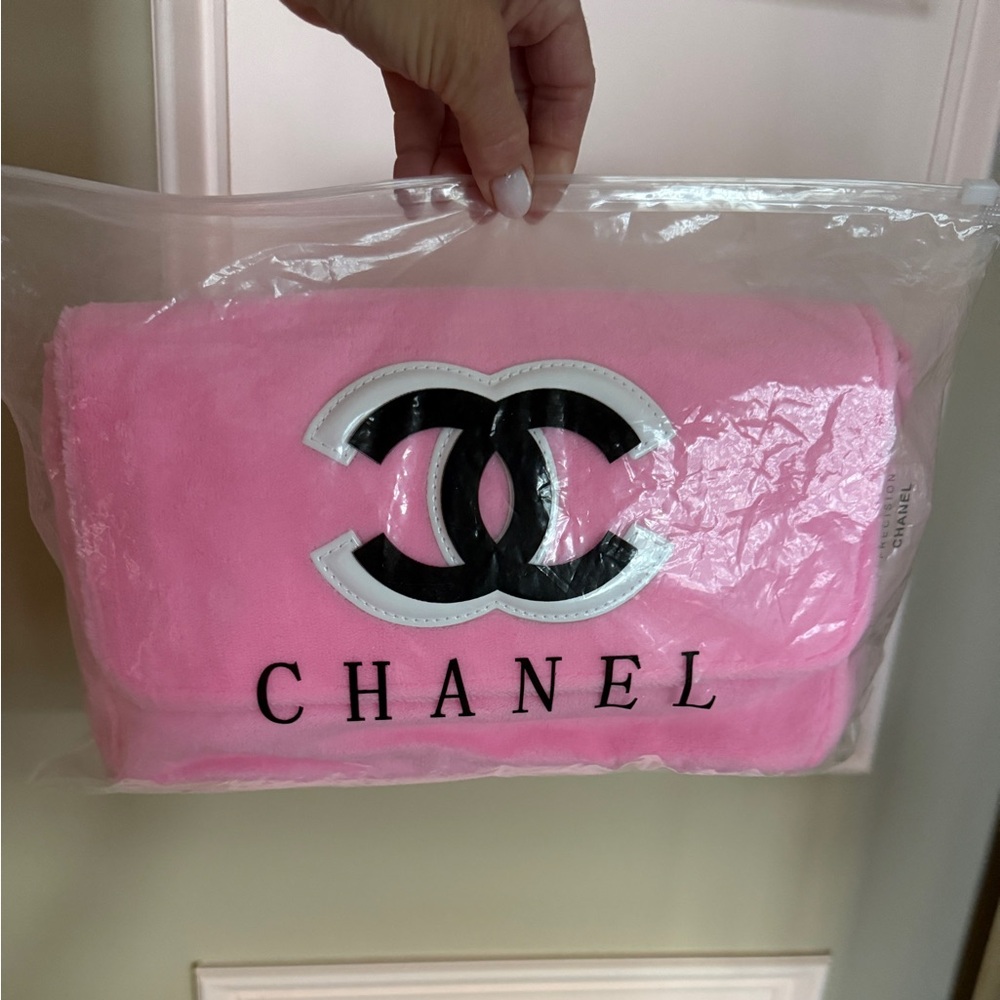 Chanel Precision Bag-🌸PINK🌸
Brand New!
🔥FLASH SALE🔥 - Picture 2 of 10